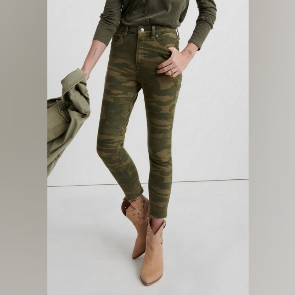 Lucky Brand Camo Bridgette Crop Jeans (0/25) - Picture 2 of 8